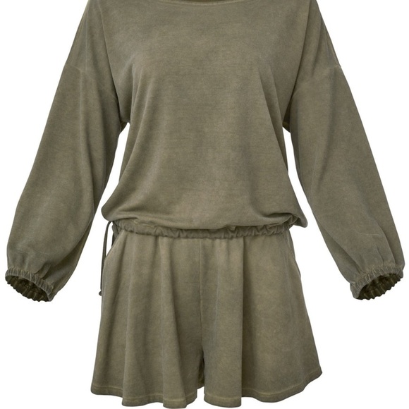 VENUS Olive Green Short Set - Picture 2 of 10